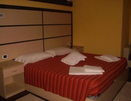Hotel La Solitaria Carlazzo Bagian luar foto