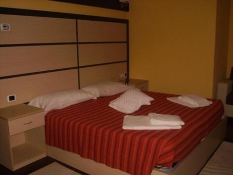 Hotel La Solitaria Carlazzo Bagian luar foto