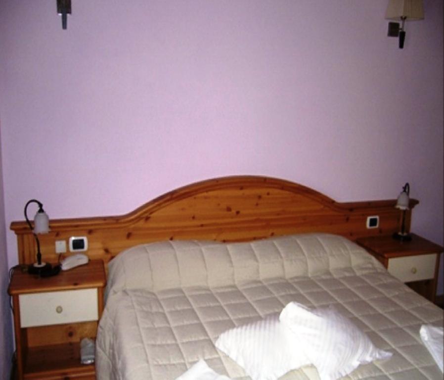 Hotel La Solitaria Carlazzo Ruang foto